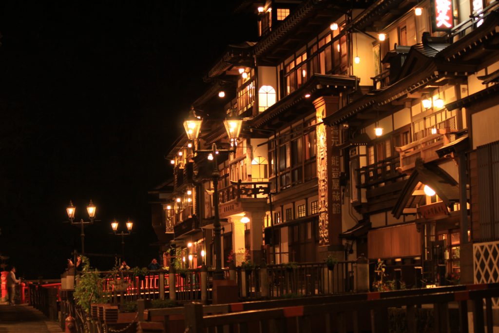 銀山温泉
