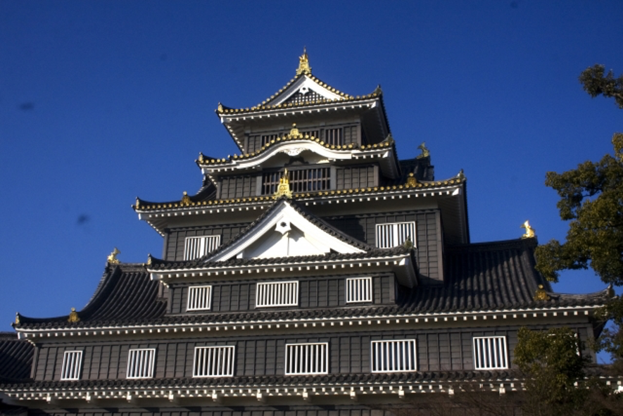 岡山城(烏城)