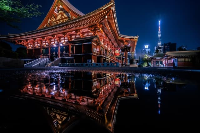夜の浅草寺