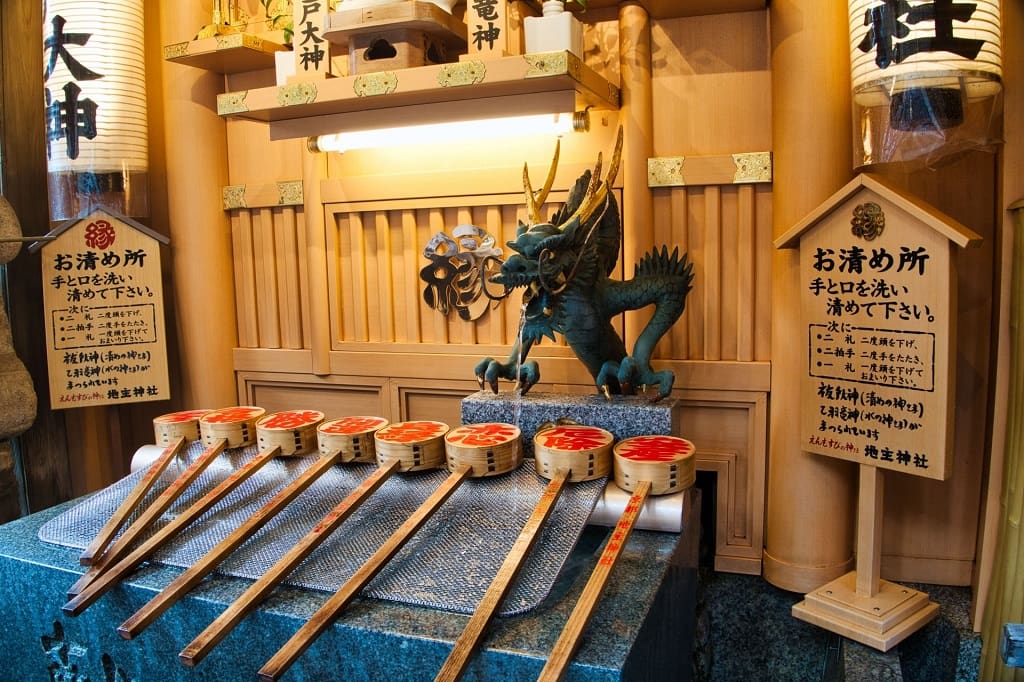 参拝前の手水所
