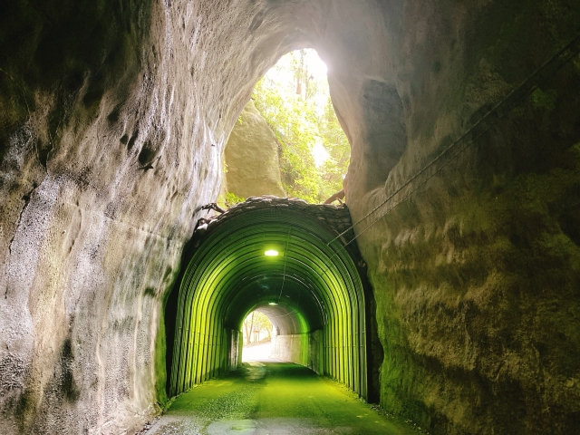養老渓谷　2階建てトンネル