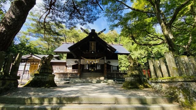 春日山神社