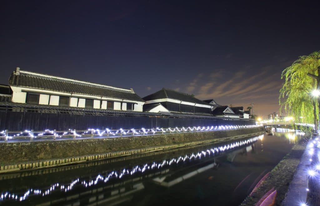 蔵の街の夜景