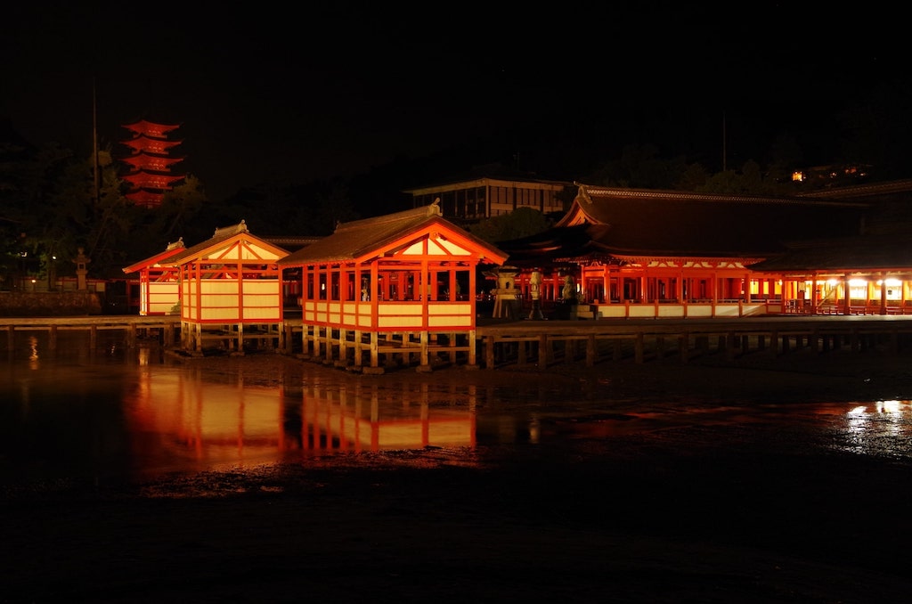 宮島厳島神社のライトアップ