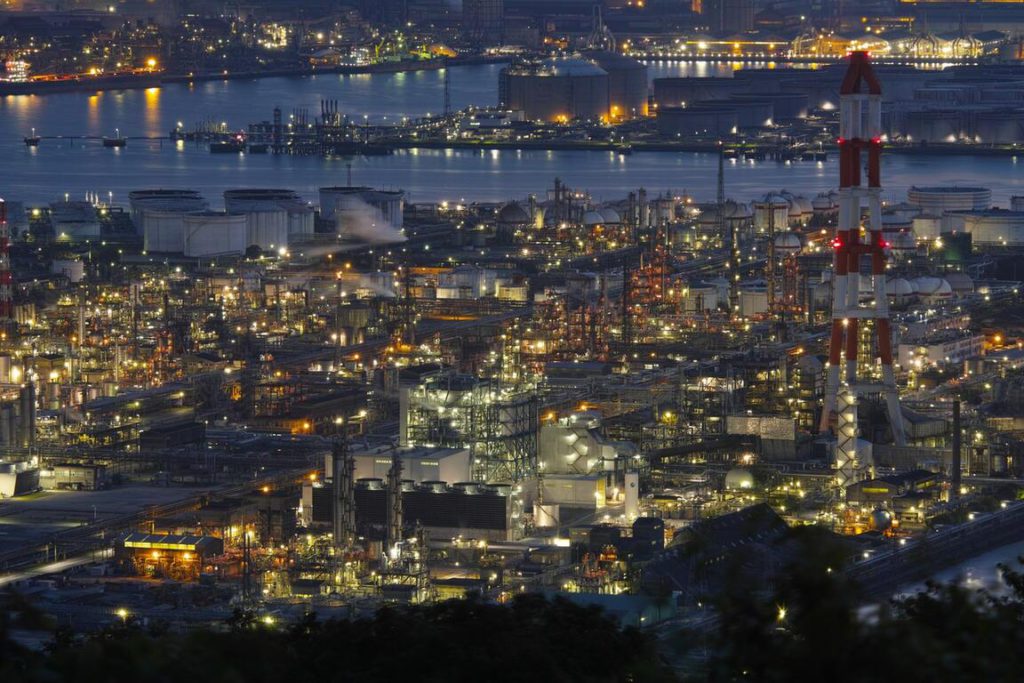 水島展望台から眺める水島コンビナート