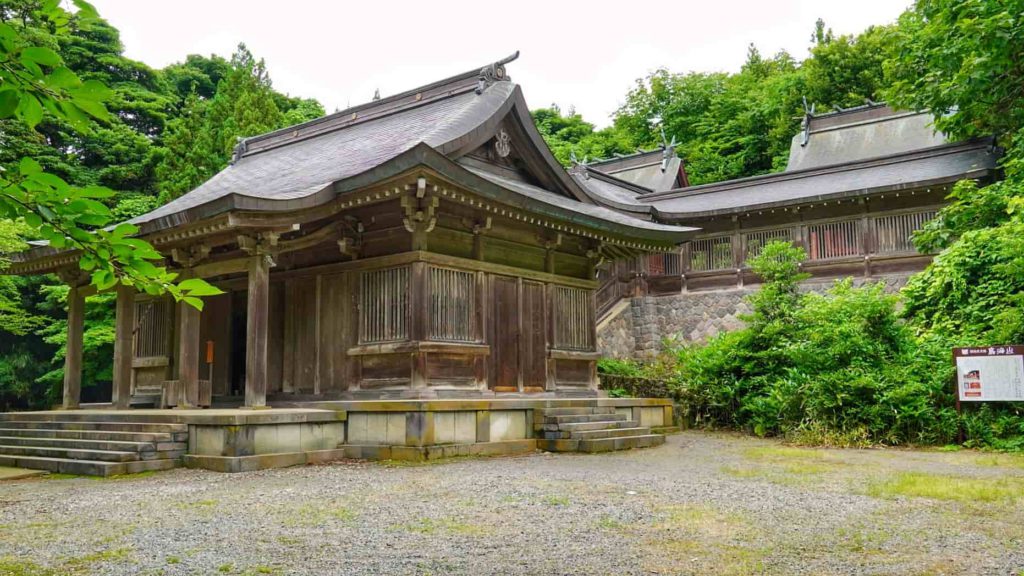 鳥海山大物忌神社