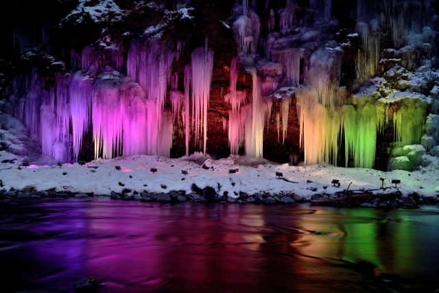 三十槌の氷柱