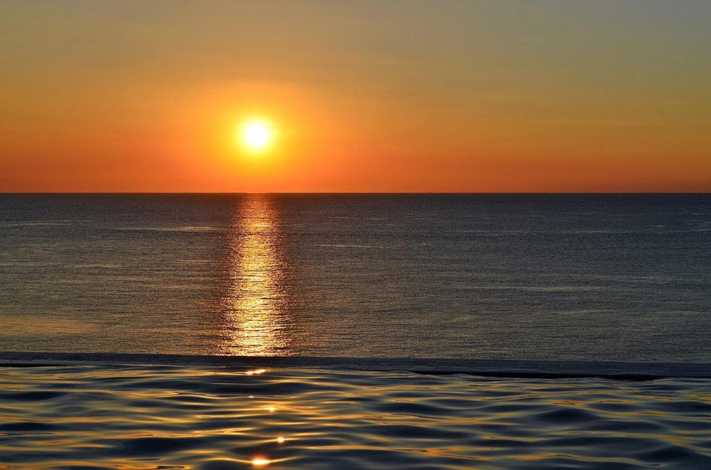 海の夕景