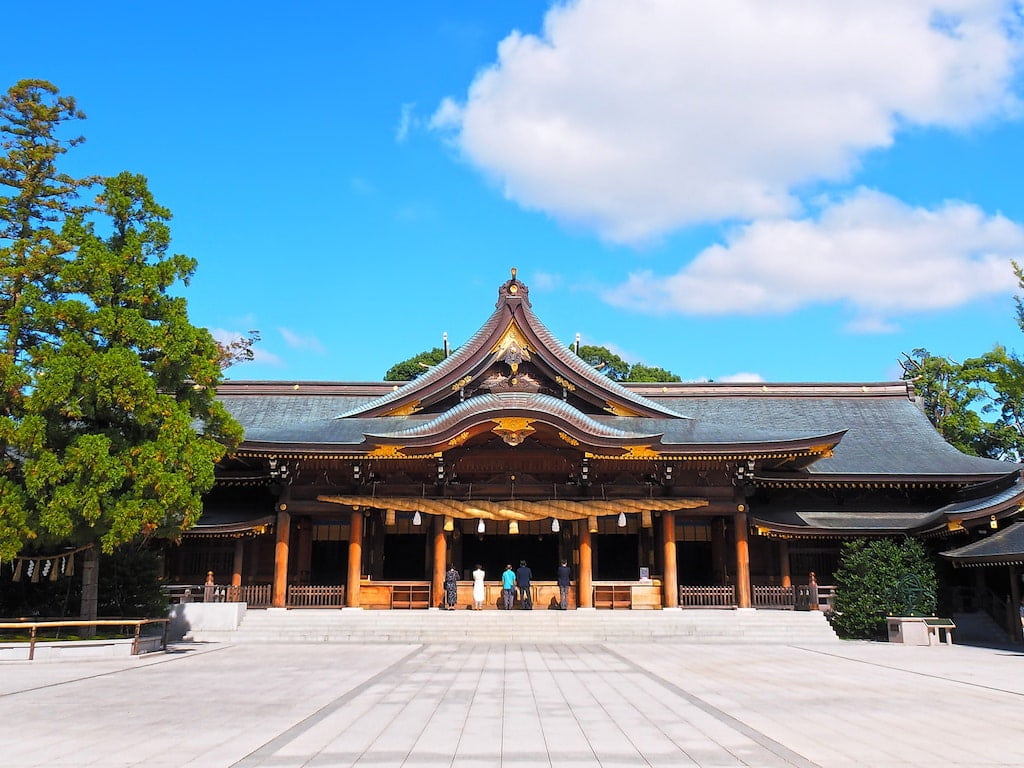 寒川神社の本殿