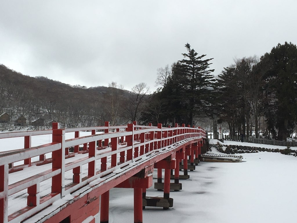 赤城神社の啄木鳥橋