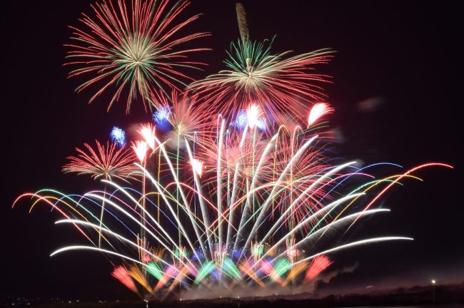 【三重県】4年ぶり開催!7月15日(土)伊勢神宮奉納全国花火大会 in 宮川河畔