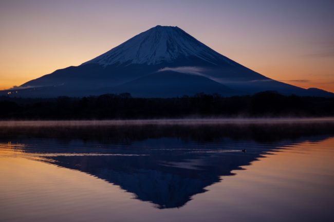 精進湖（山梨県南都留郡）｜写真撮影スポットレビュー